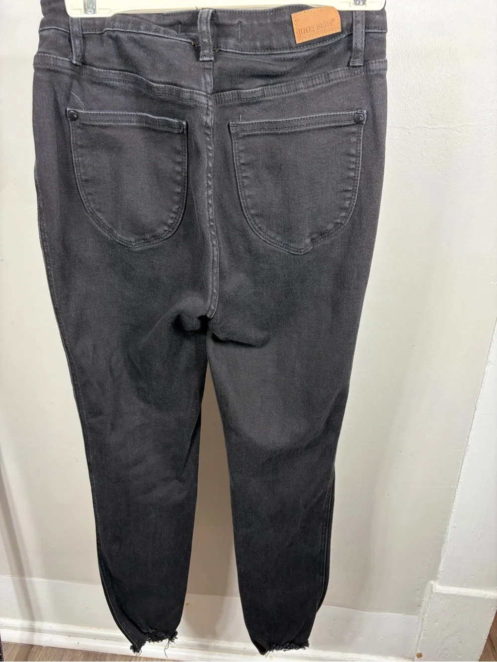 Judy Blue Black High Rise Skinny Jeans Stretchy Distressed Raw Hem